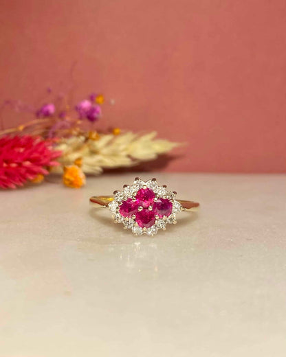 Bague Marguerite Rubis 0.64 carat &amp; Diamants &quot;Fanny&quot; - Elliade Paris