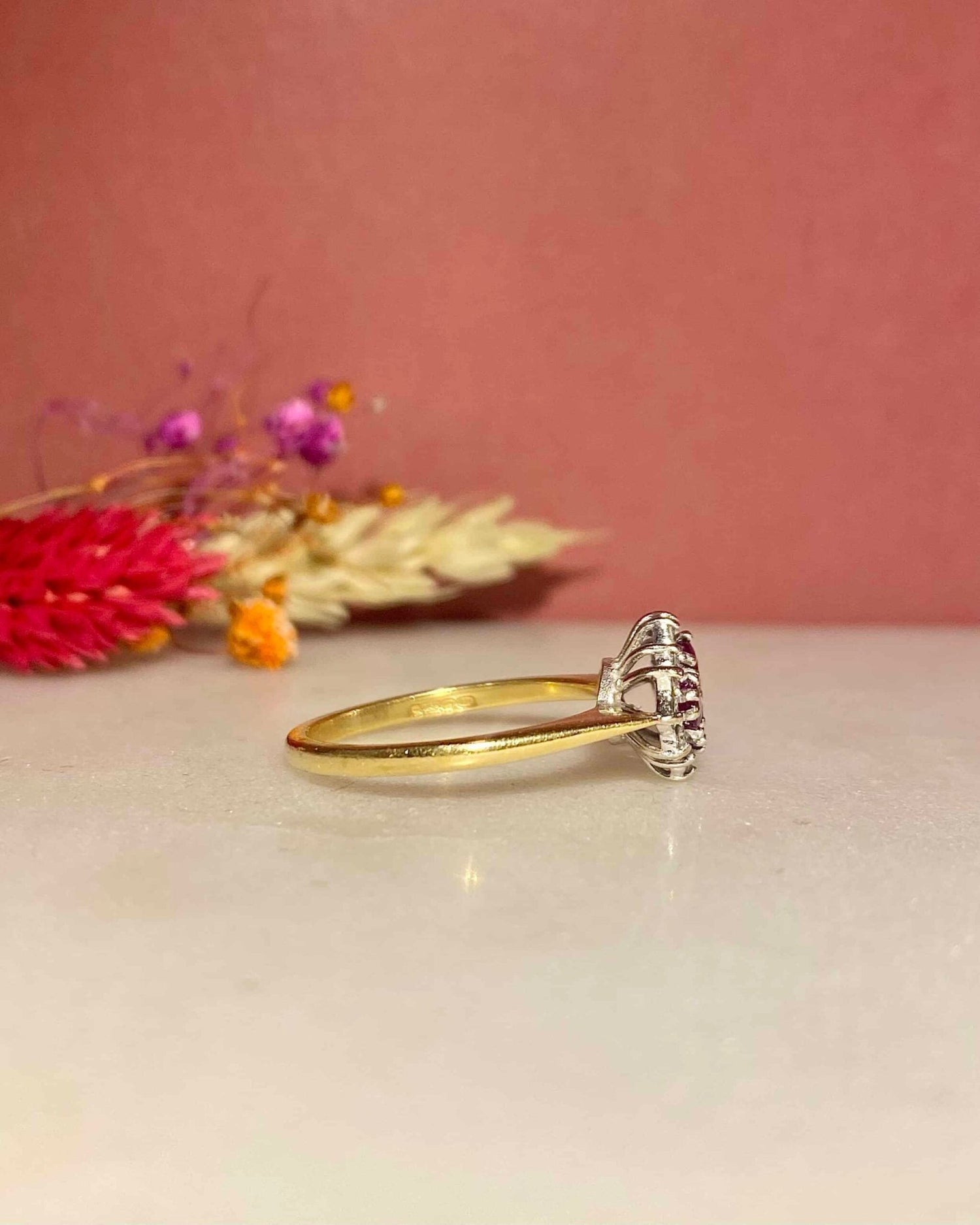 Bague Marguerite Rubis 0.64 carat &amp; Diamants &quot;Fanny&quot; - Elliade Paris