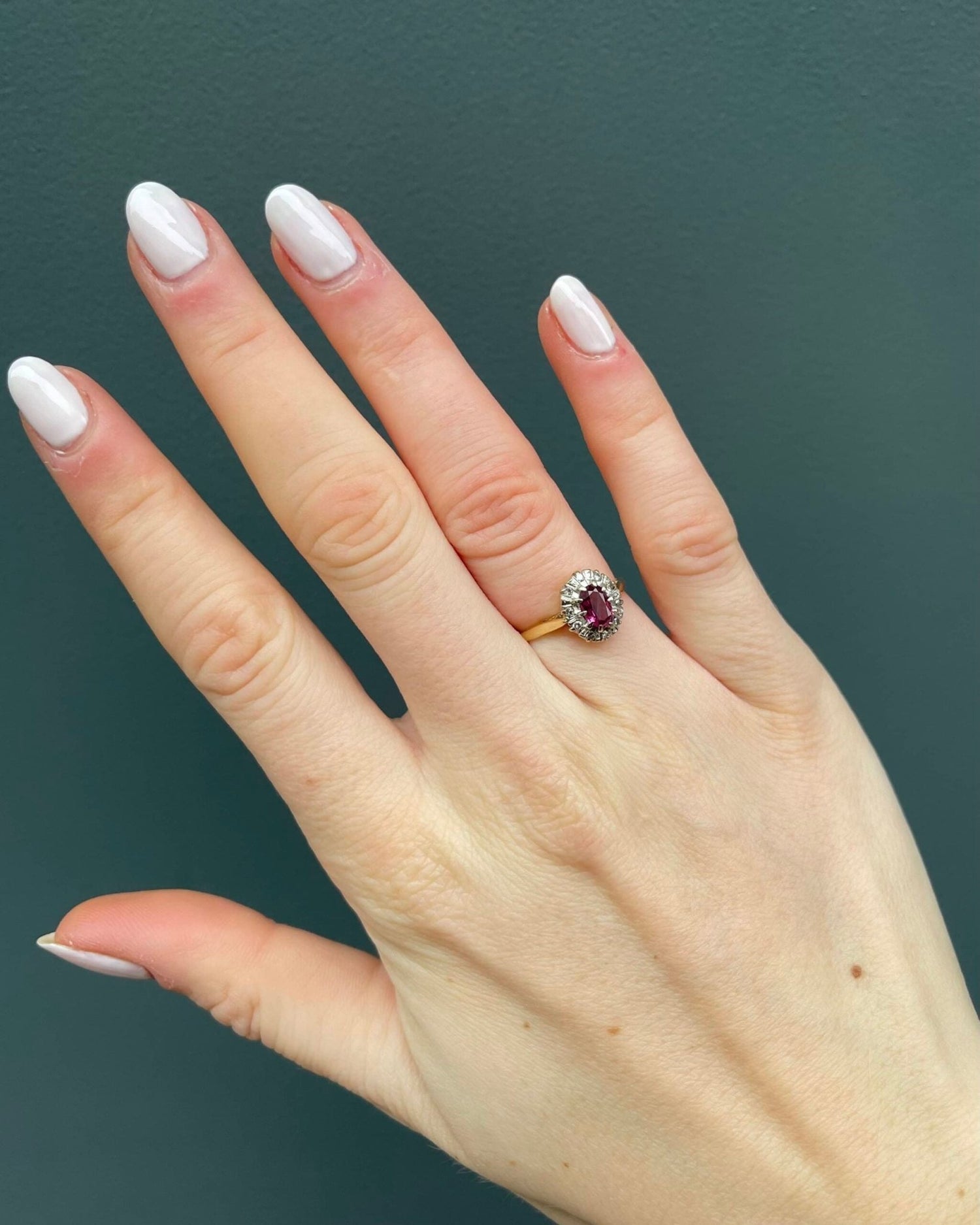 Bague Marguerite Rubis 0.65 carat &amp; Diamants &quot;Maima&quot; - Elliade Paris