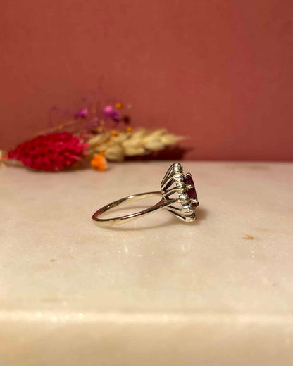 Bague Marguerite Rubis 0.70 carat &amp; Diamants &quot;Mariana&quot; - Elliade Paris