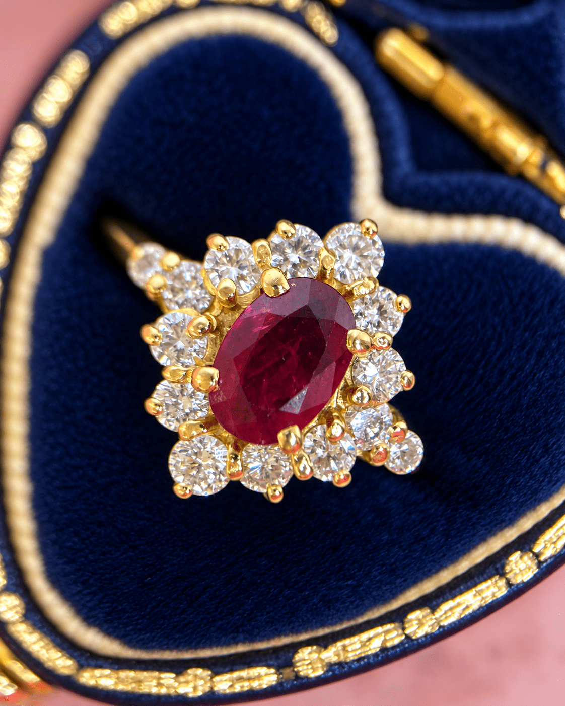 Bague Marguerite Rubis 0.75 carat &amp; Diamants 0.56 carat "Dakota" - Elliade Paris