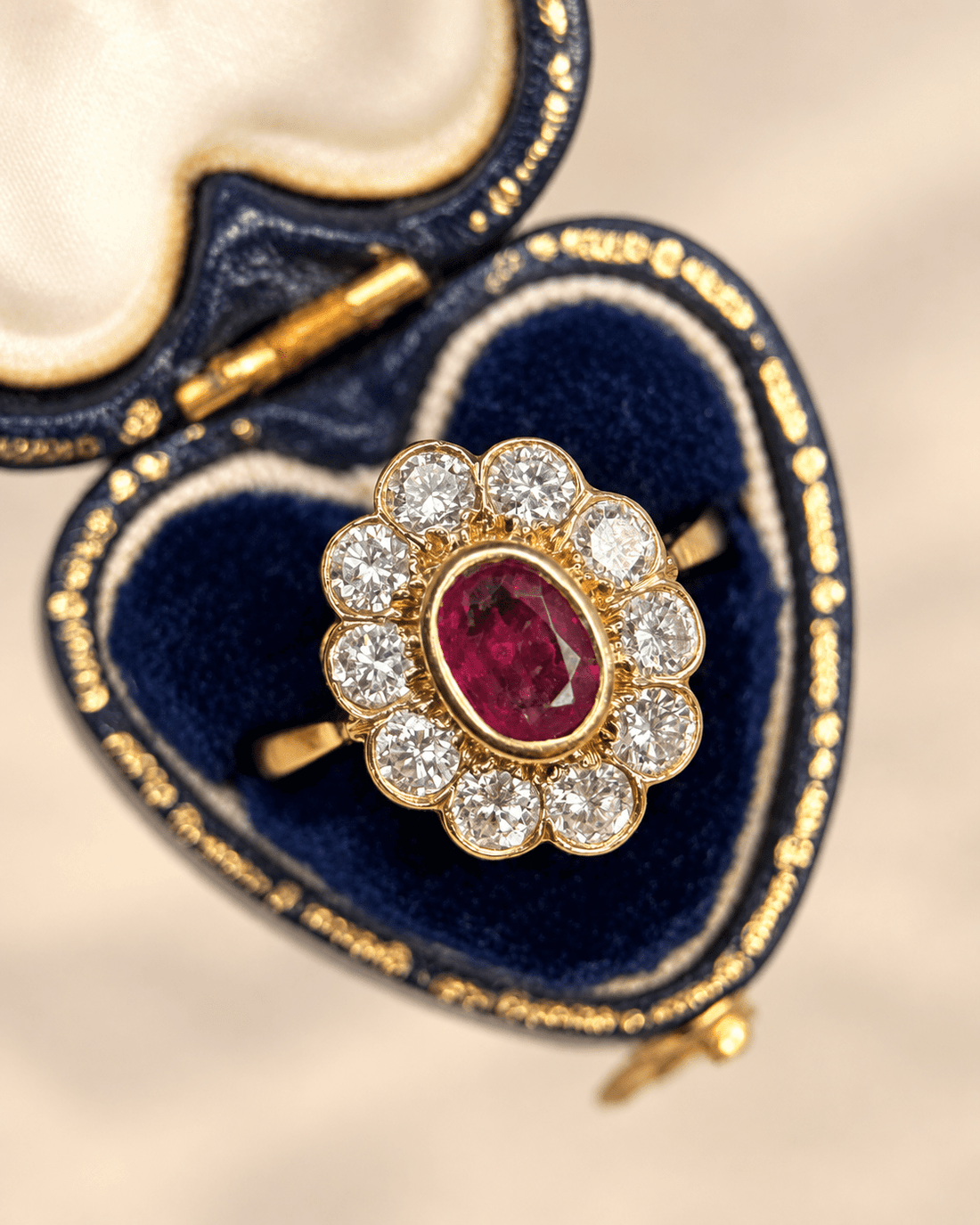 Bague Marguerite Rubis 0.76 carat &amp; Diamants 1 carat "Océane" - Elliade Paris