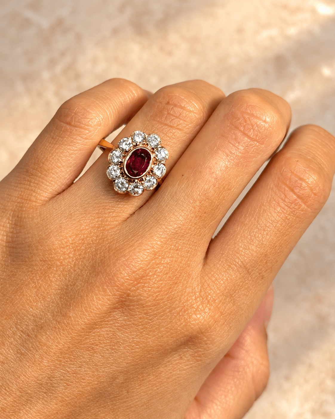 Bague Marguerite Rubis 0.76 carat &amp; Diamants 1 carat "Océane" - Elliade Paris