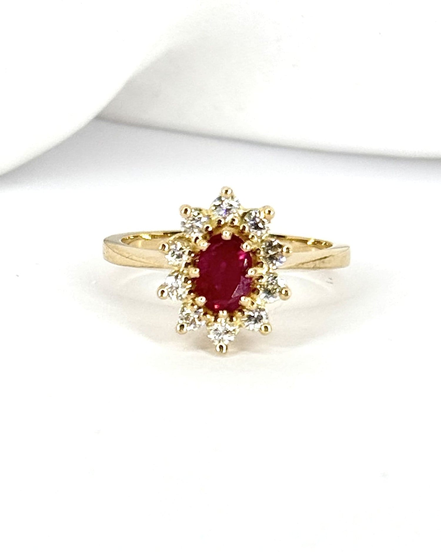 Bague Marguerite Rubis 0.79 carat &amp; Diamants 0.20 carat "Solange" - Elliade Paris