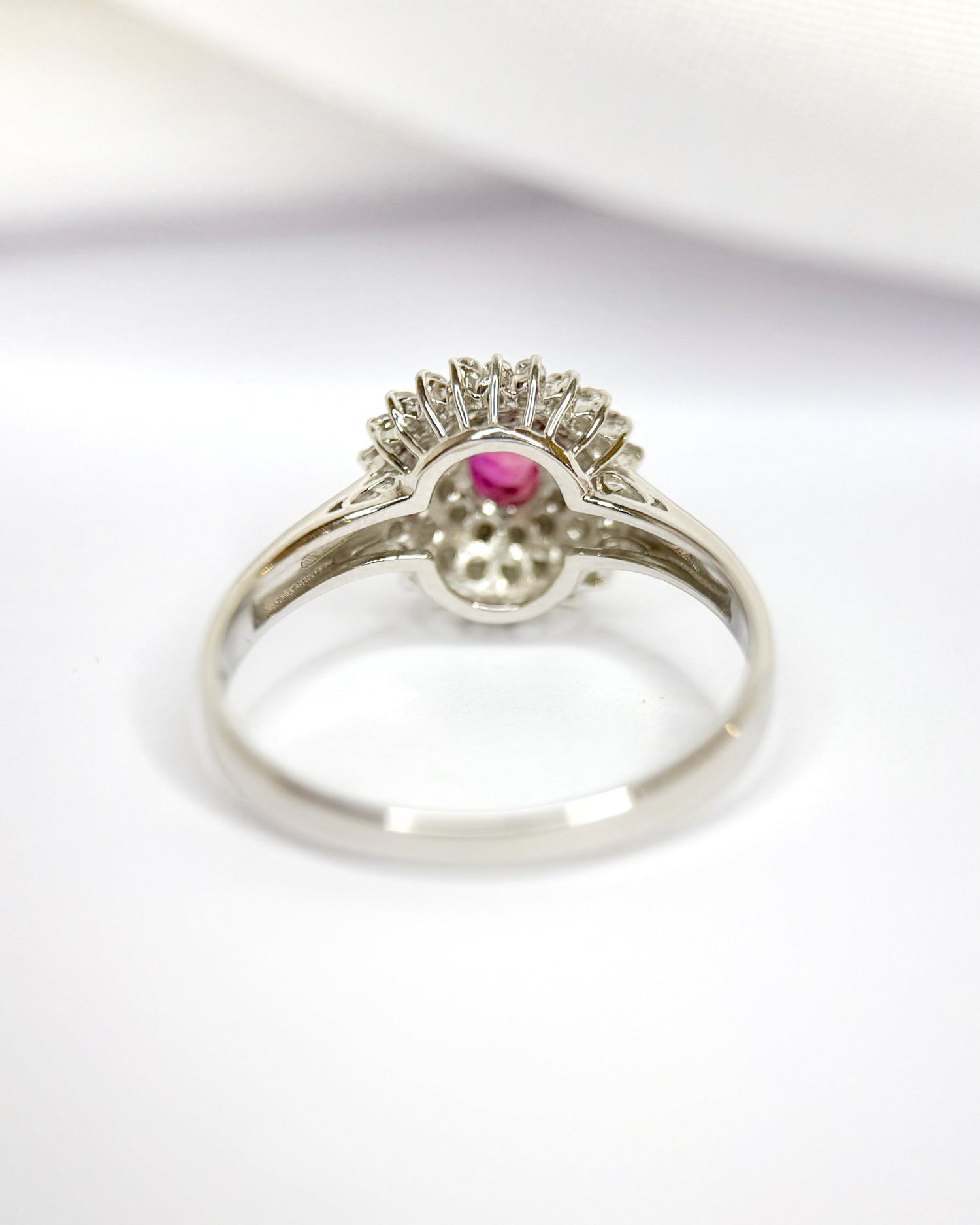 Bague Marguerite Rubis 0.80 carat &amp; Diamants 0.20 carat "Camilla" - Elliade Paris
