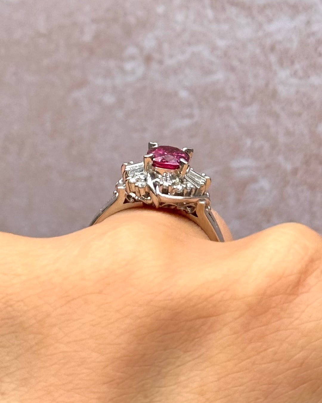 Bague Marguerite Rubis 0.81 carat &amp; Diamants 0.24 carat "Sirine" - Elliade Paris