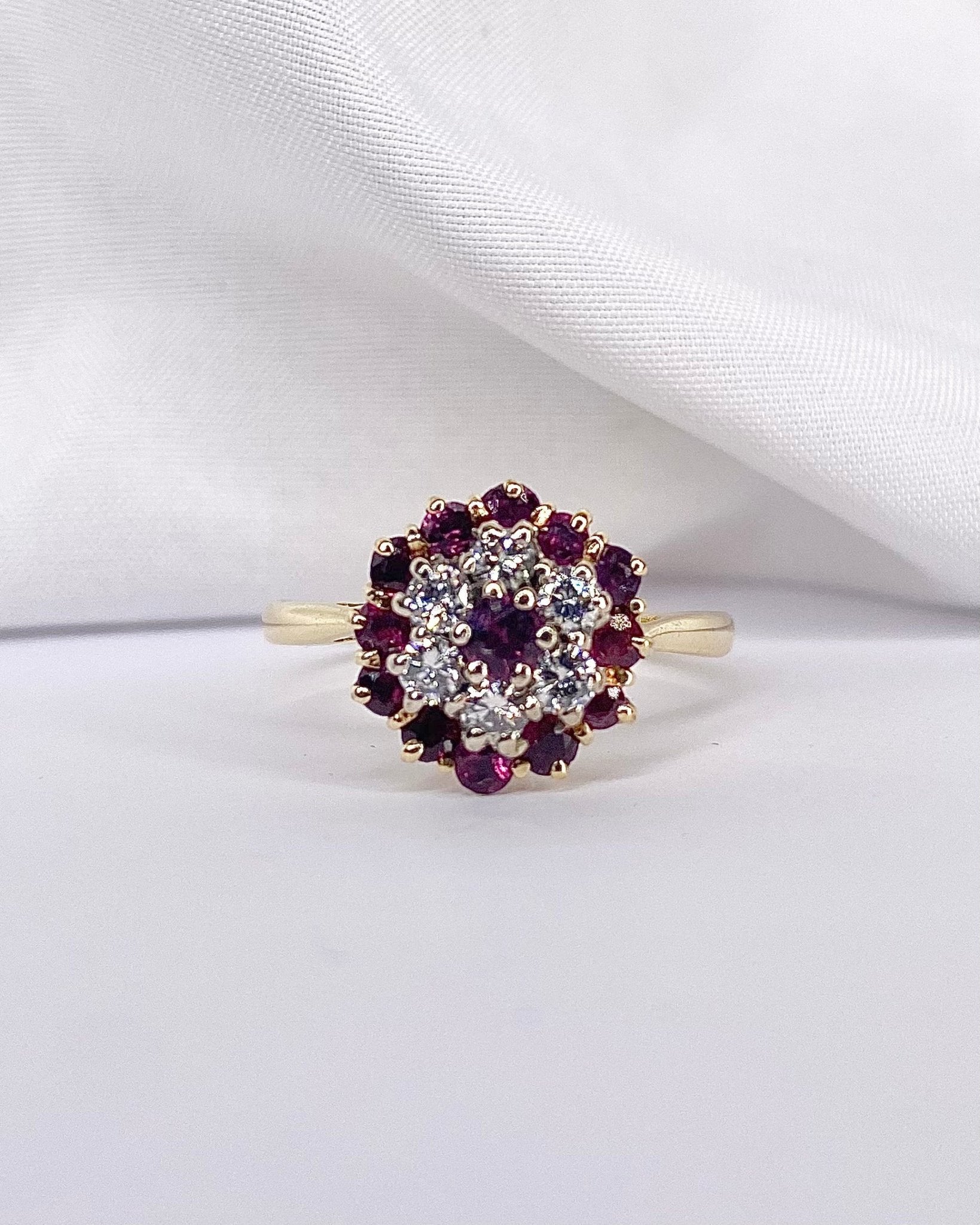 Bague Marguerite Rubis 0.82 carat &amp; 6 Diamants "Pauline" - Elliade Paris