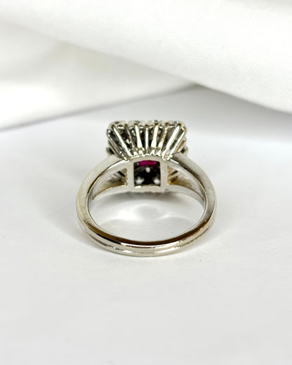 Bague Marguerite Rubis 0.85 carat &amp; 12 Diamants 0.84 carat &quot;Soline&quot; - Elliade Paris