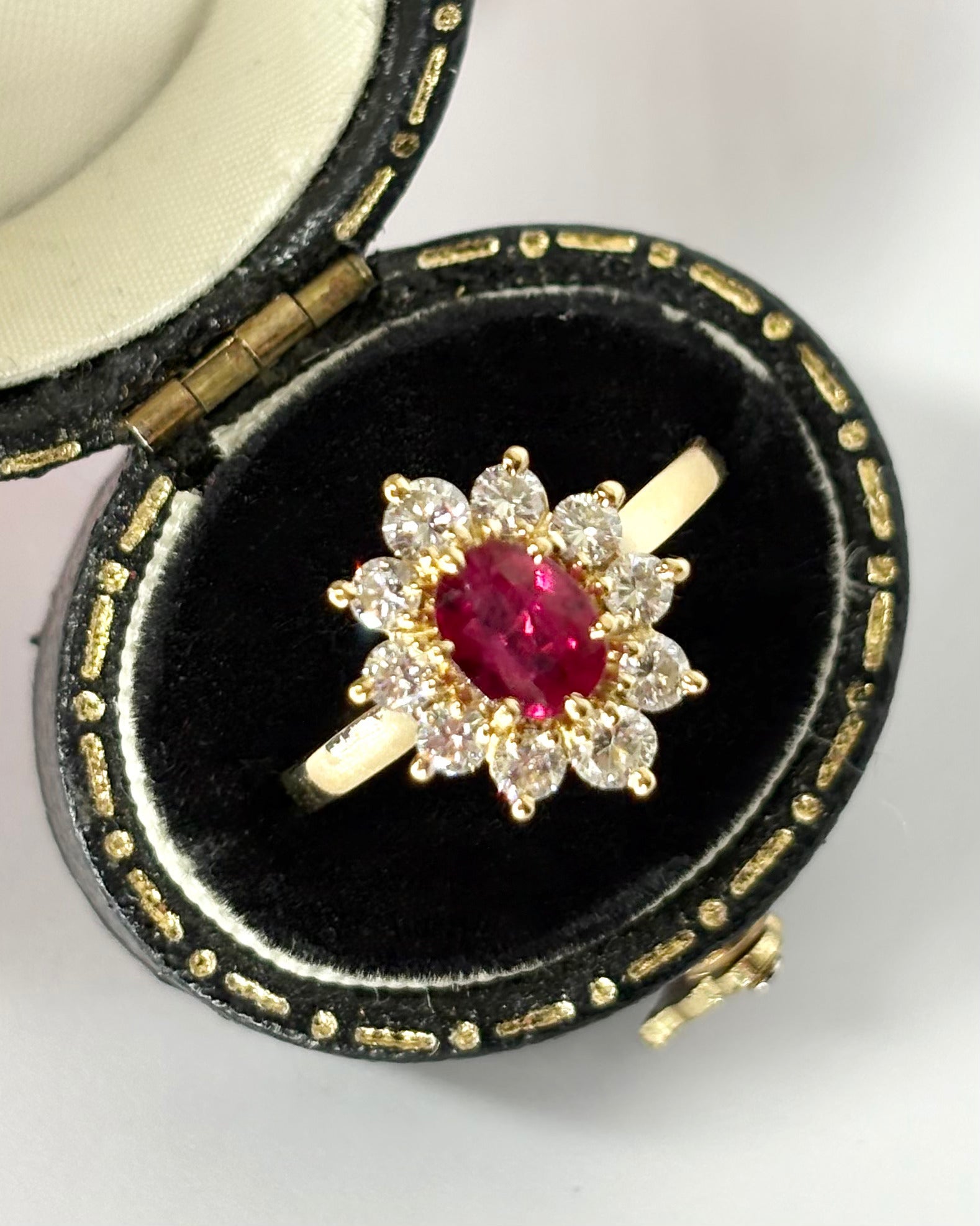 Bague Marguerite Rubis 0.87 carat &amp; Diamants 0.50 carat "Nina" - Elliade Paris