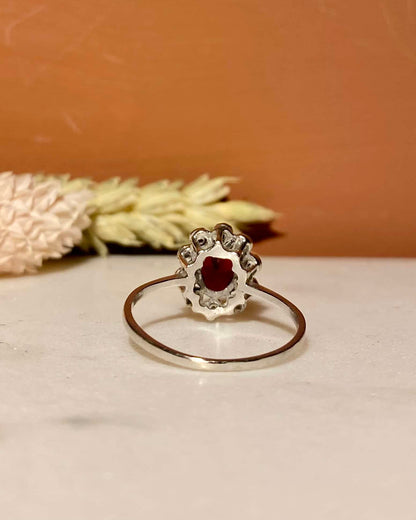 Bague Marguerite Rubis 0.90 carat &amp; Diamants 0.64 carat &quot;Clarisse&quot; - Elliade Paris