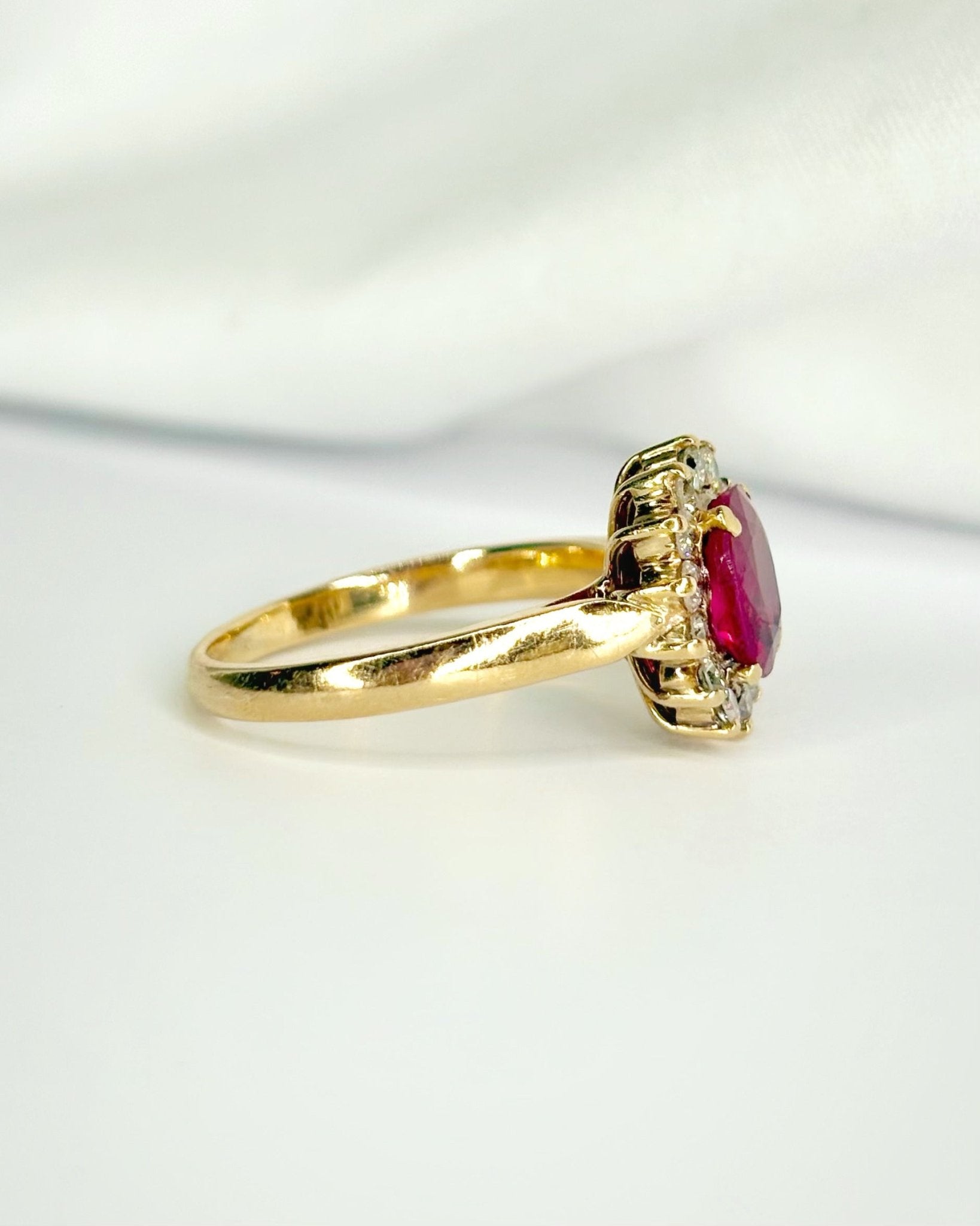 Bague Marguerite Rubis 1 carat &amp; Diamants 0.28 carat "Synthia" - Elliade Paris