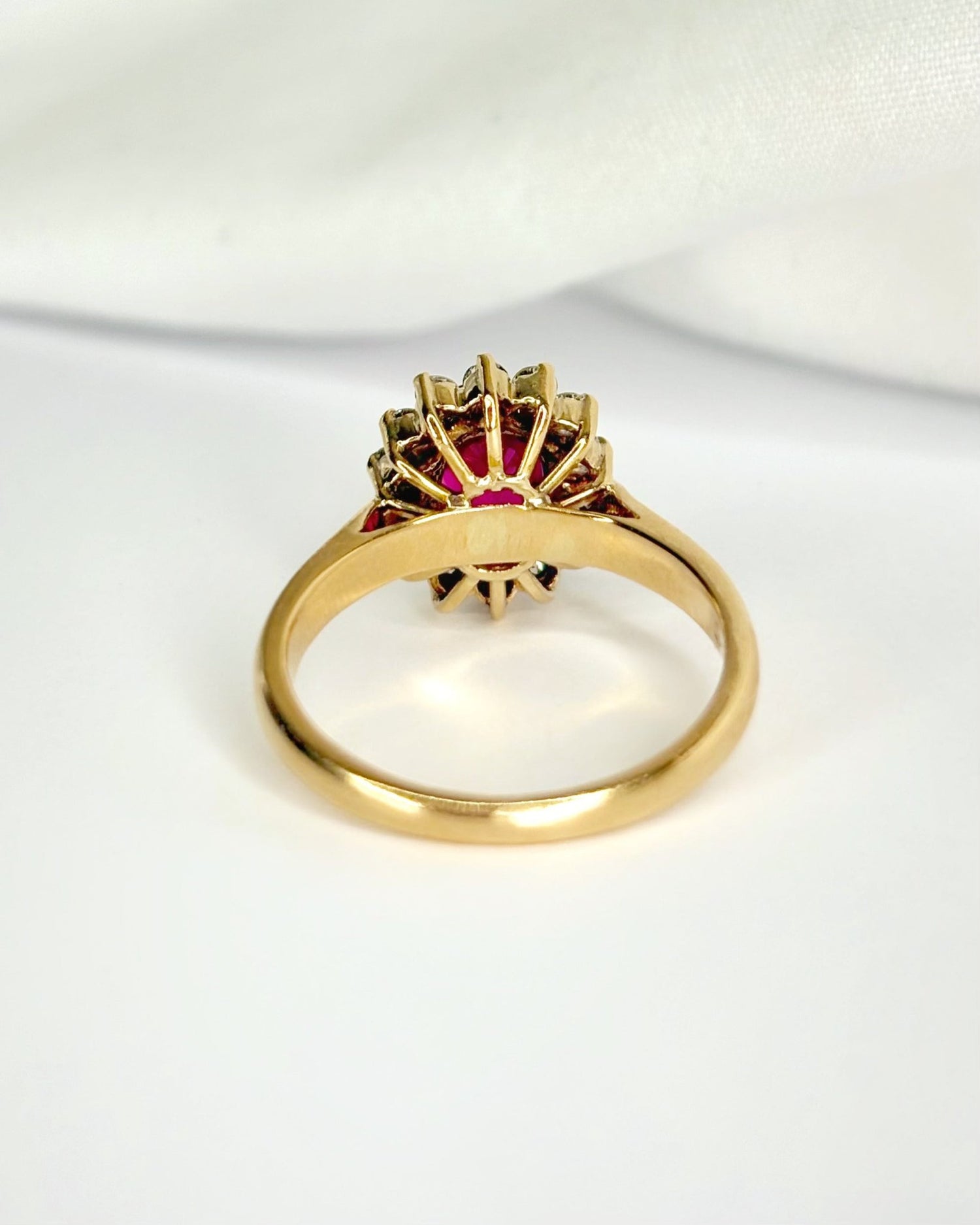 Bague Marguerite Rubis 1 carat &amp; Diamants 0.28 carat "Synthia" - Elliade Paris