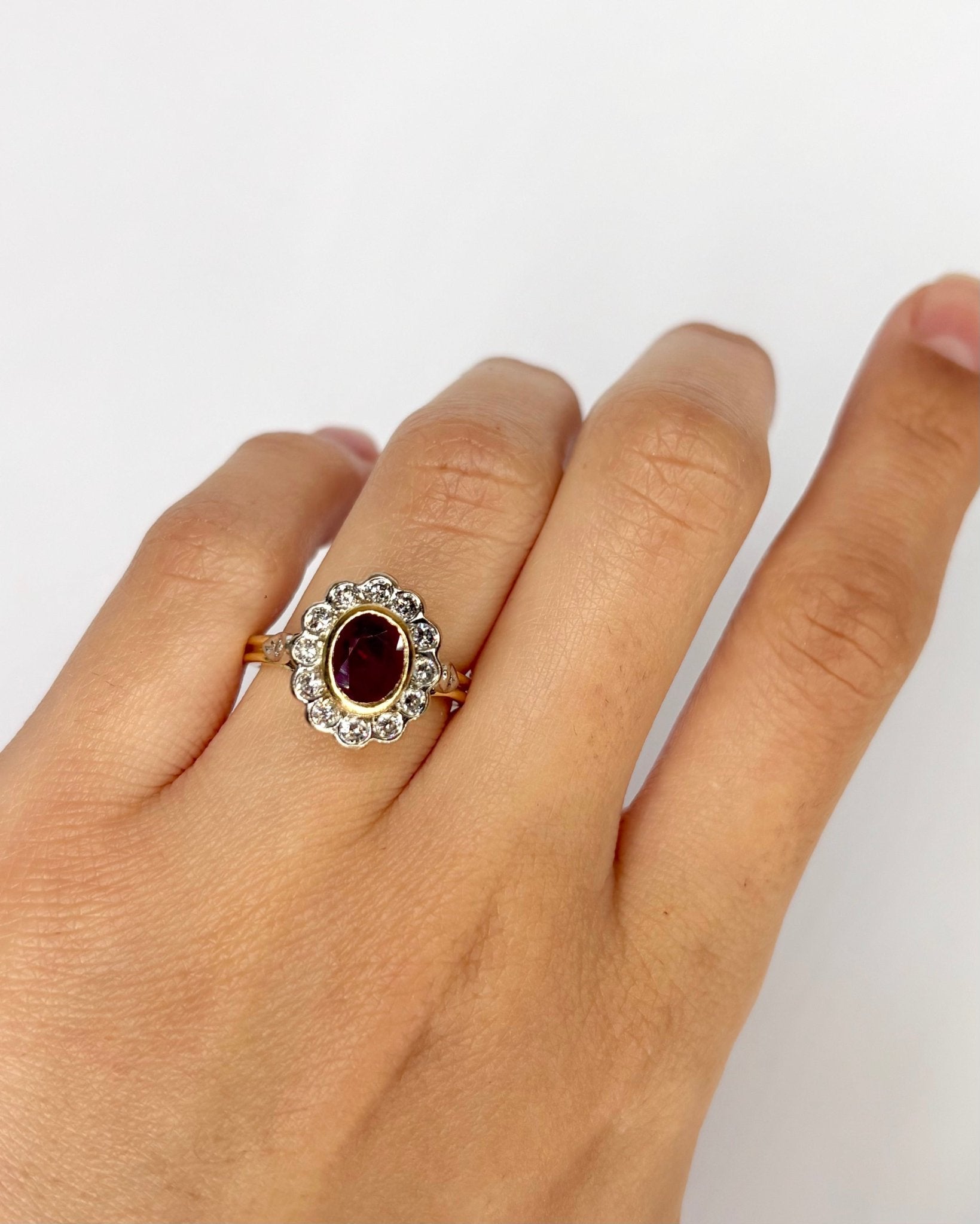 Bague Marguerite Rubis 1 carat &amp; Diamants 0.40 carat "Blanche" - Elliade Paris