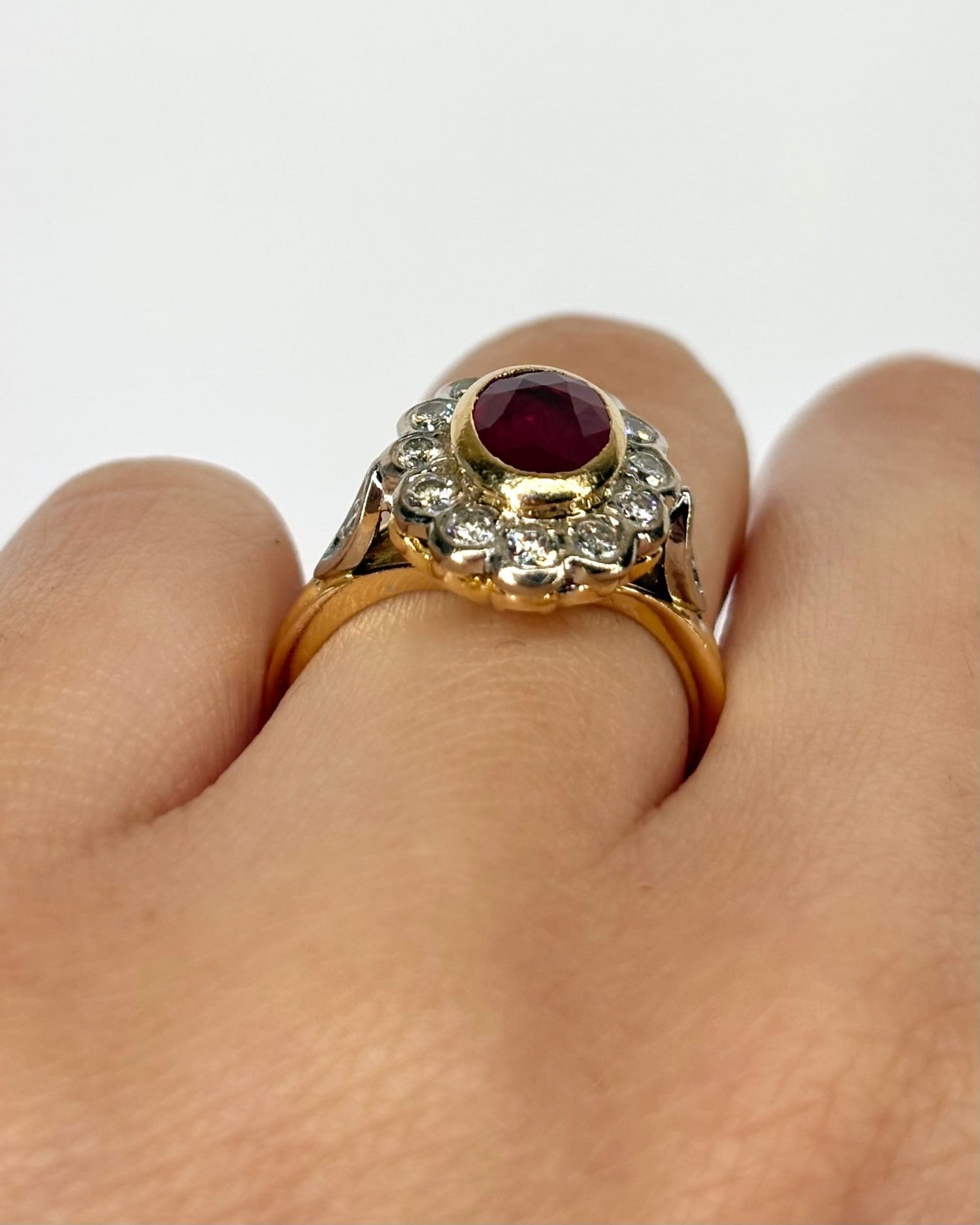 Bague Marguerite Rubis 1 carat &amp; Diamants 0.40 carat "Blanche" - Elliade Paris