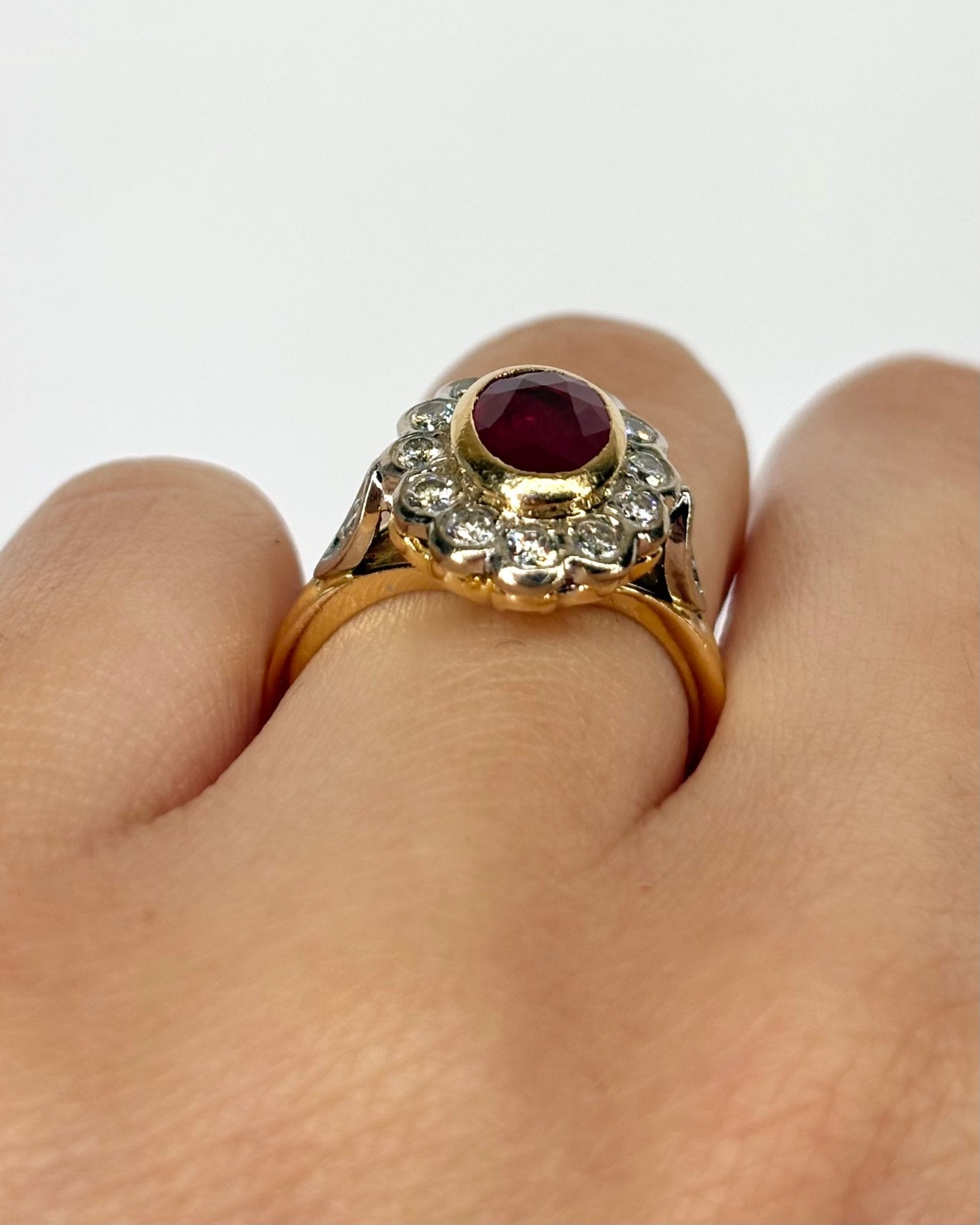 Bague Marguerite Rubis 1 carat &amp; Diamants 0.40 carat "Blanche" - Elliade Paris