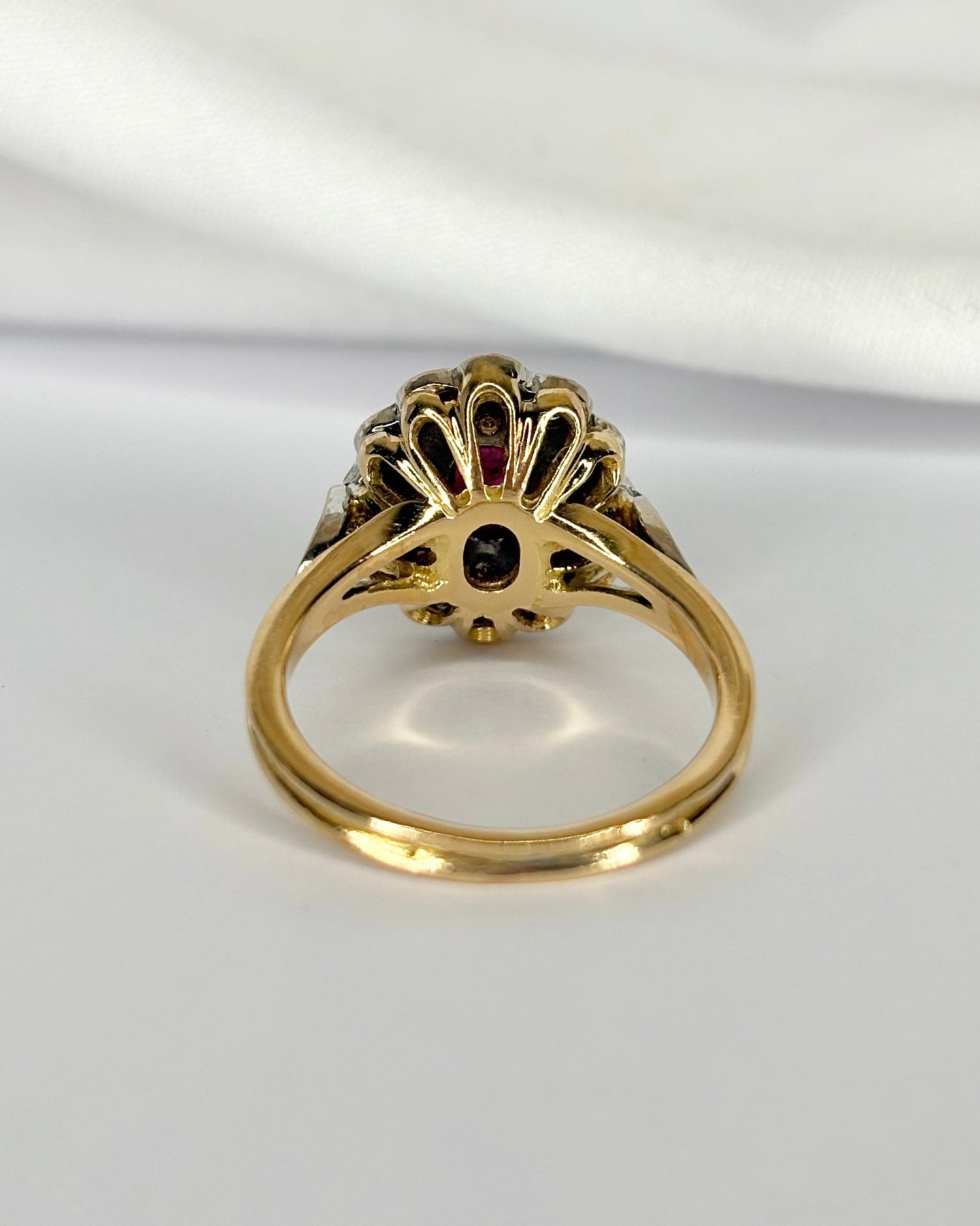 Bague Marguerite Rubis 1 carat &amp; Diamants 0.40 carat "Blanche" - Elliade Paris