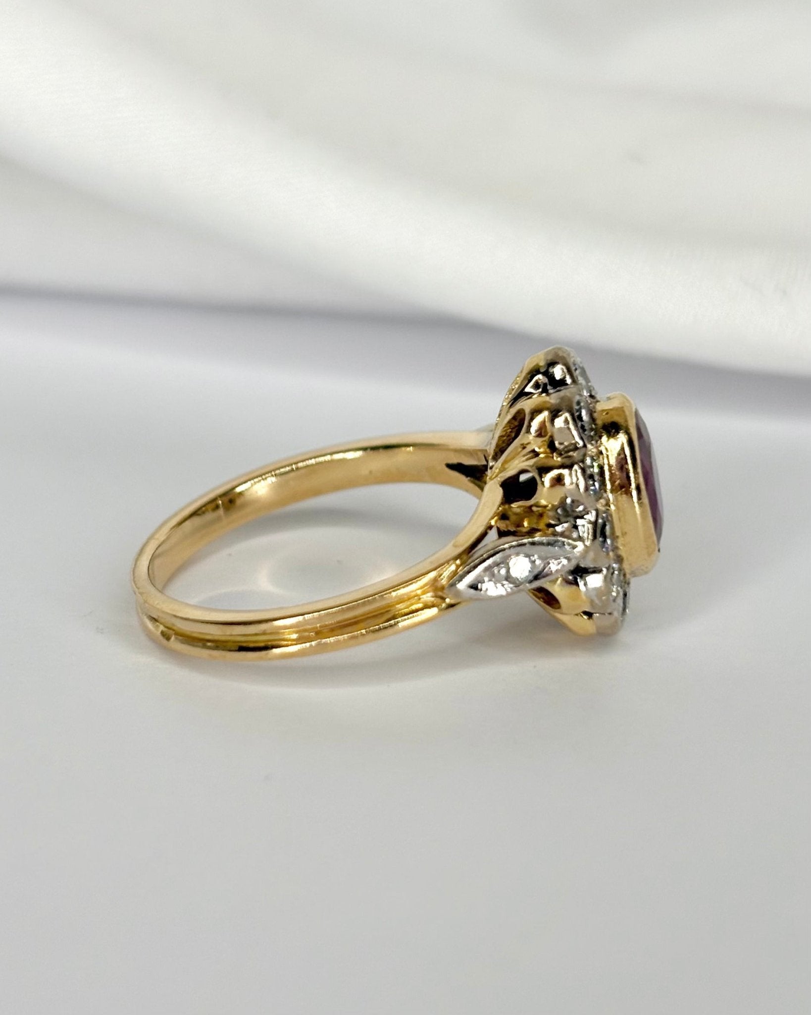 Bague Marguerite Rubis 1 carat &amp; Diamants 0.40 carat "Blanche" - Elliade Paris