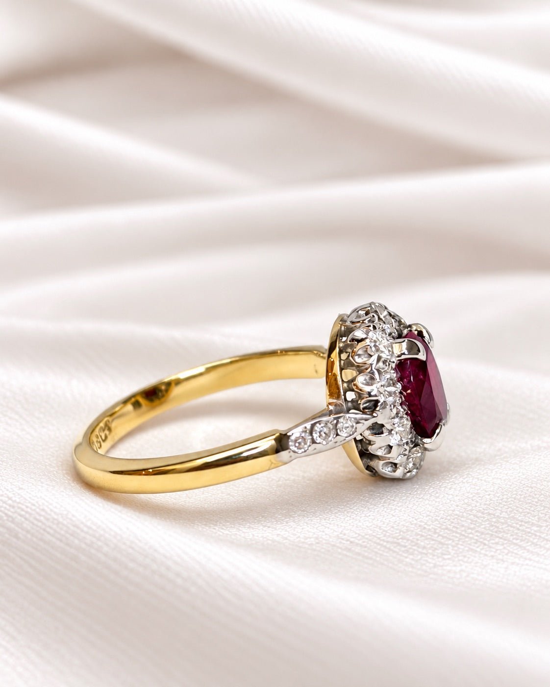 Bague Marguerite Rubis 1 carat &amp; Diamants 0.52 carat "Mona" - Elliade Paris
