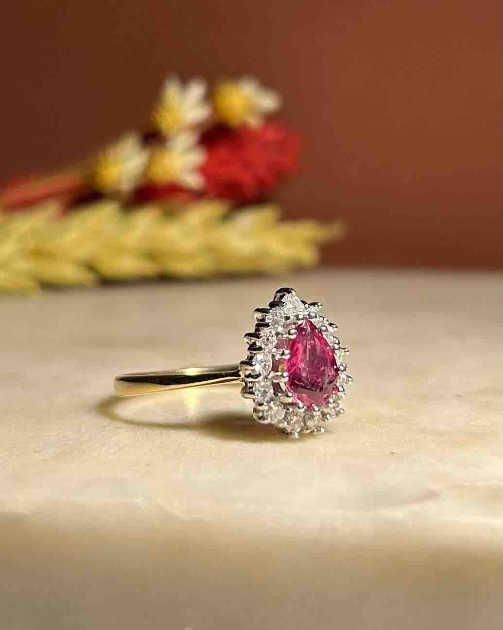 Bague Marguerite Rubis 1 Carat &amp; Diamants "Tatiana" - Elliade Paris
