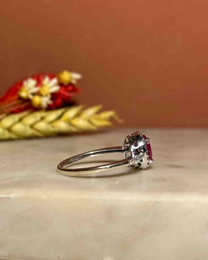 Bague Marguerite Rubis 1 Carat et Diamants &quot;Enola&quot; - Elliade Paris