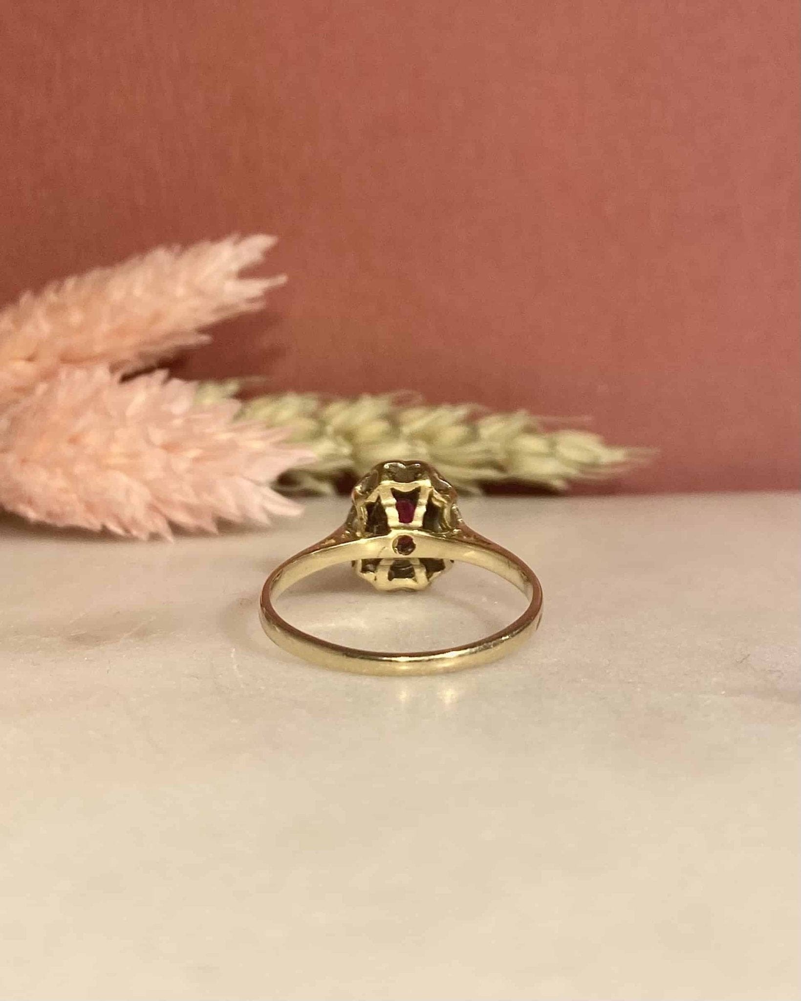 Bague Marguerite Rubis &amp; 10 Diamants "Jeanne" - Elliade Paris