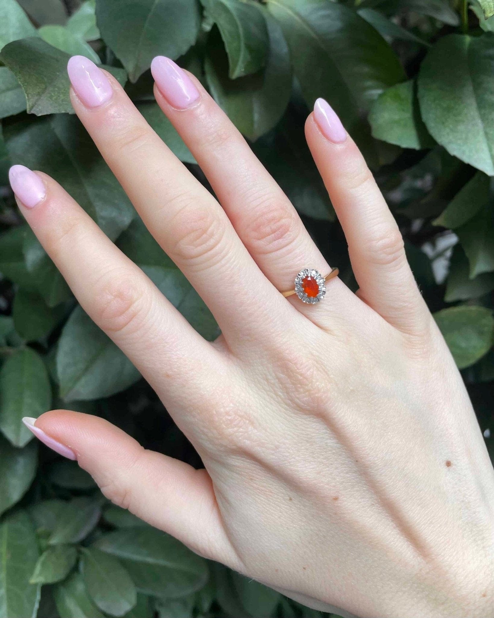 Bague Marguerite Rubis &amp; 10 Diamants "Jeanne" - Elliade Paris