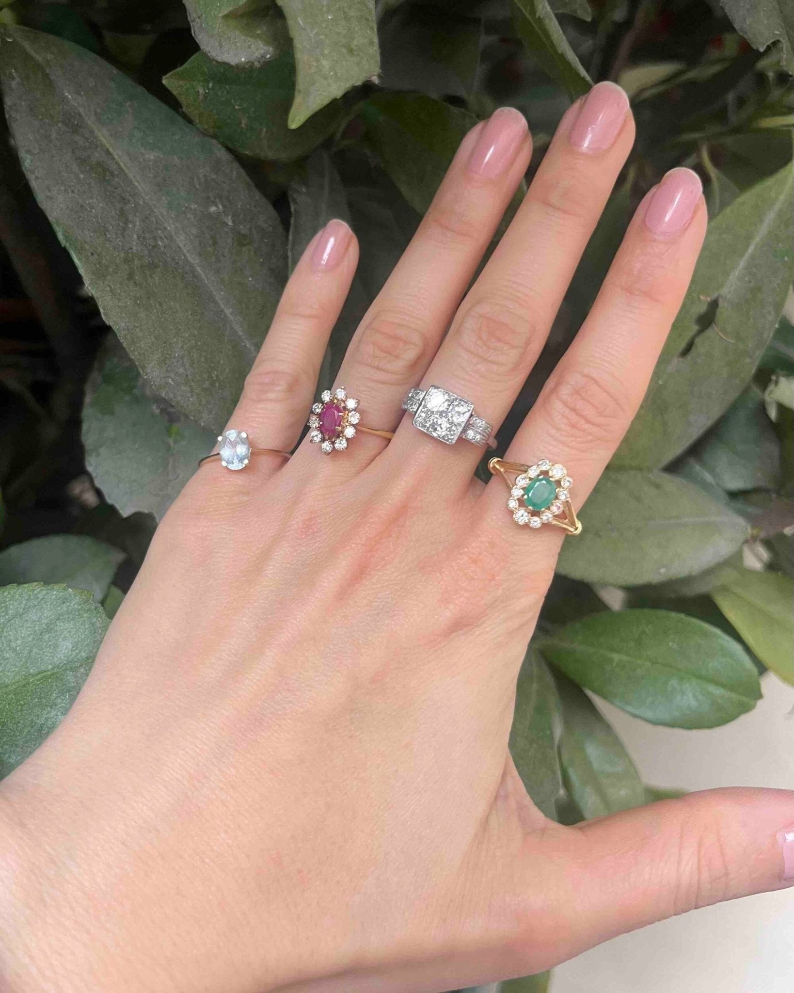 Bague Marguerite Rubis &amp; 10 Diamants "Sophie" - Elliade Paris