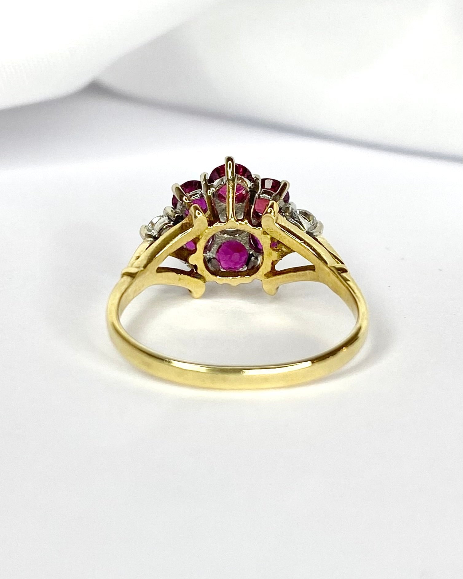 Bague Marguerite Rubis 1.08 carat &amp; Diamants 0.26 carat "Vivienne" - Elliade Paris