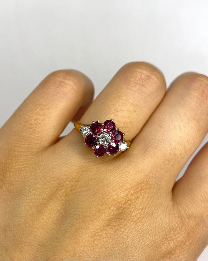 Bague Marguerite Rubis 1.08 carat &amp; Diamants 0.26 carat "Vivienne" - Elliade Paris