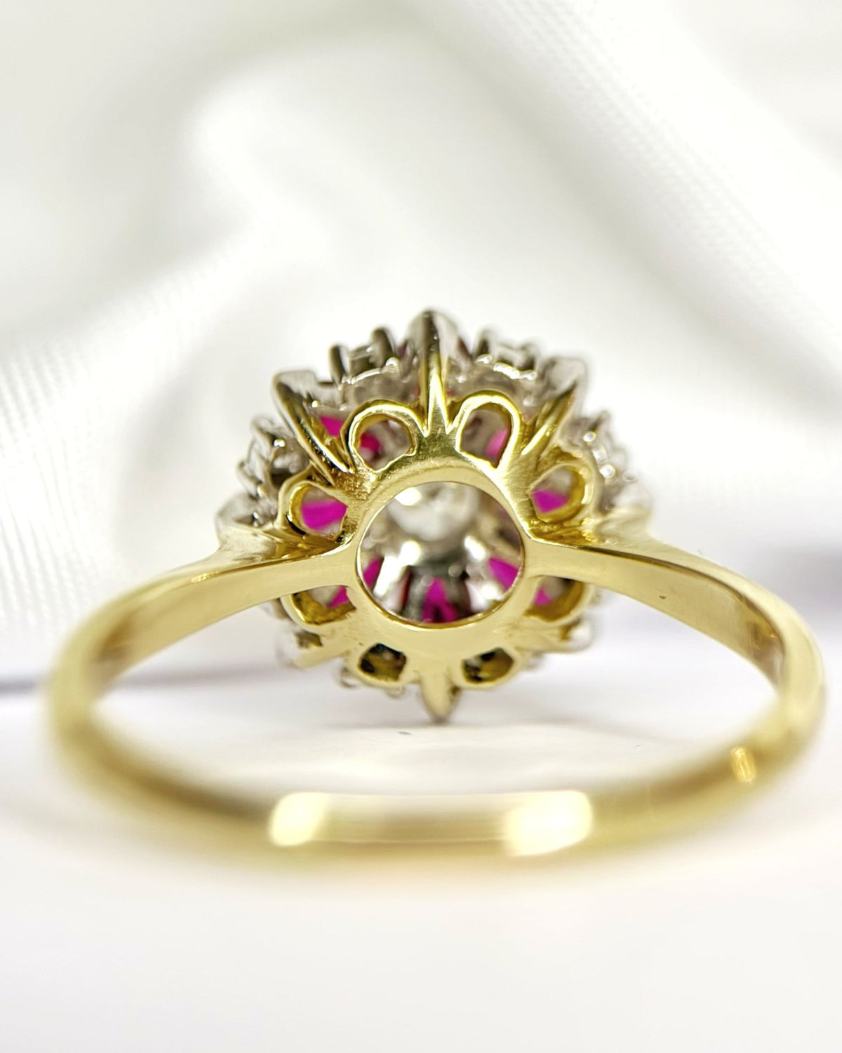 Bague Marguerite Rubis 1.20 carat &amp; Diamants "Teresa" - Elliade Paris