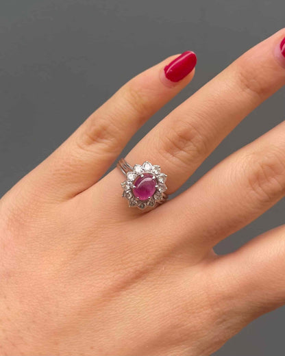 Bague Marguerite Rubis 1.25 Carat &amp; 12 Diamants &quot;Rosena&quot; - Elliade Paris