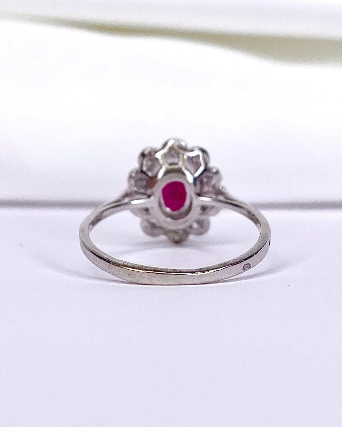 Bague Marguerite Rubis 1.30 carat &amp; Diamants "Sonia" - Elliade Paris