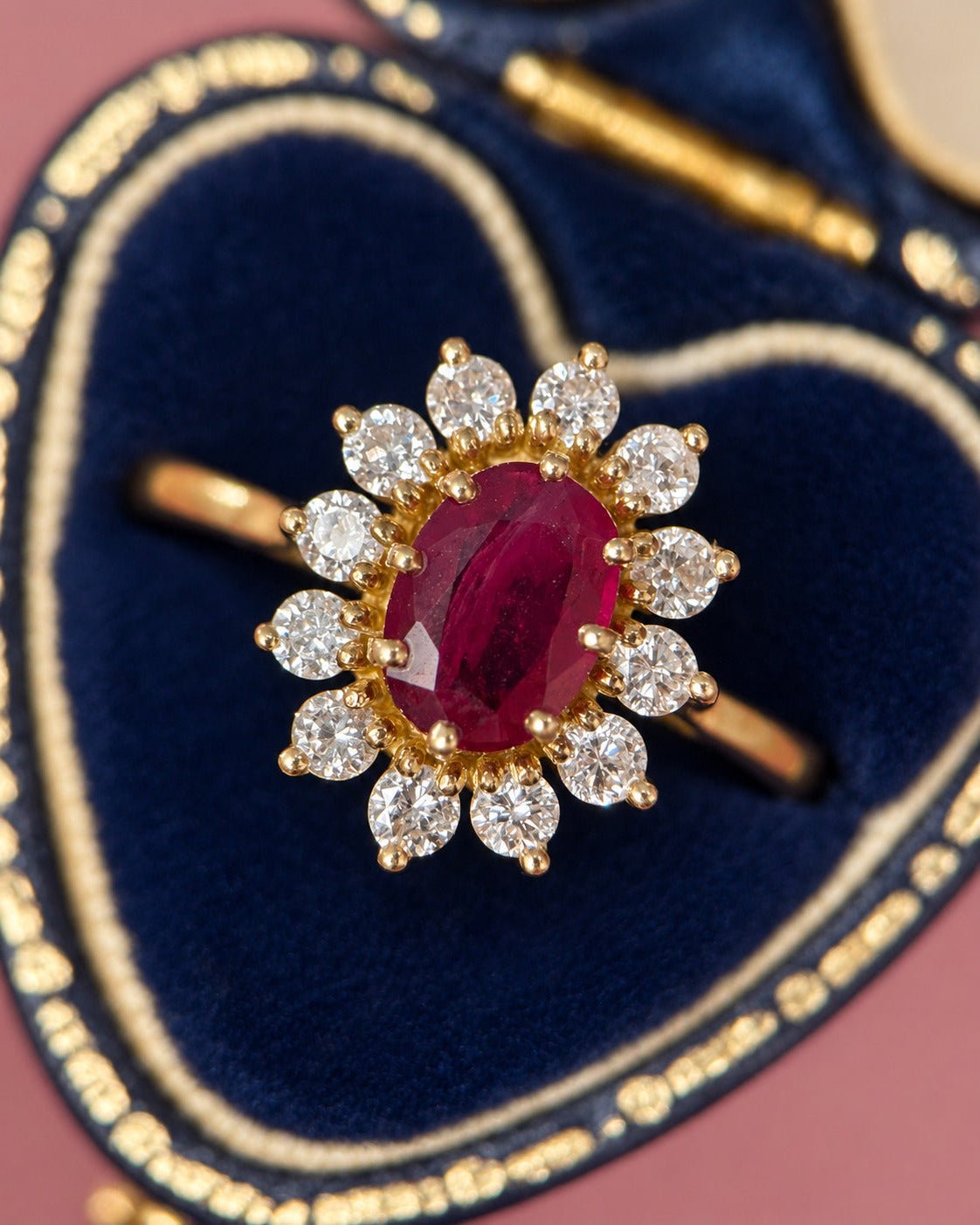 Bague Marguerite Rubis 1.42 carat &amp; Diamants "Louise" - Elliade Paris