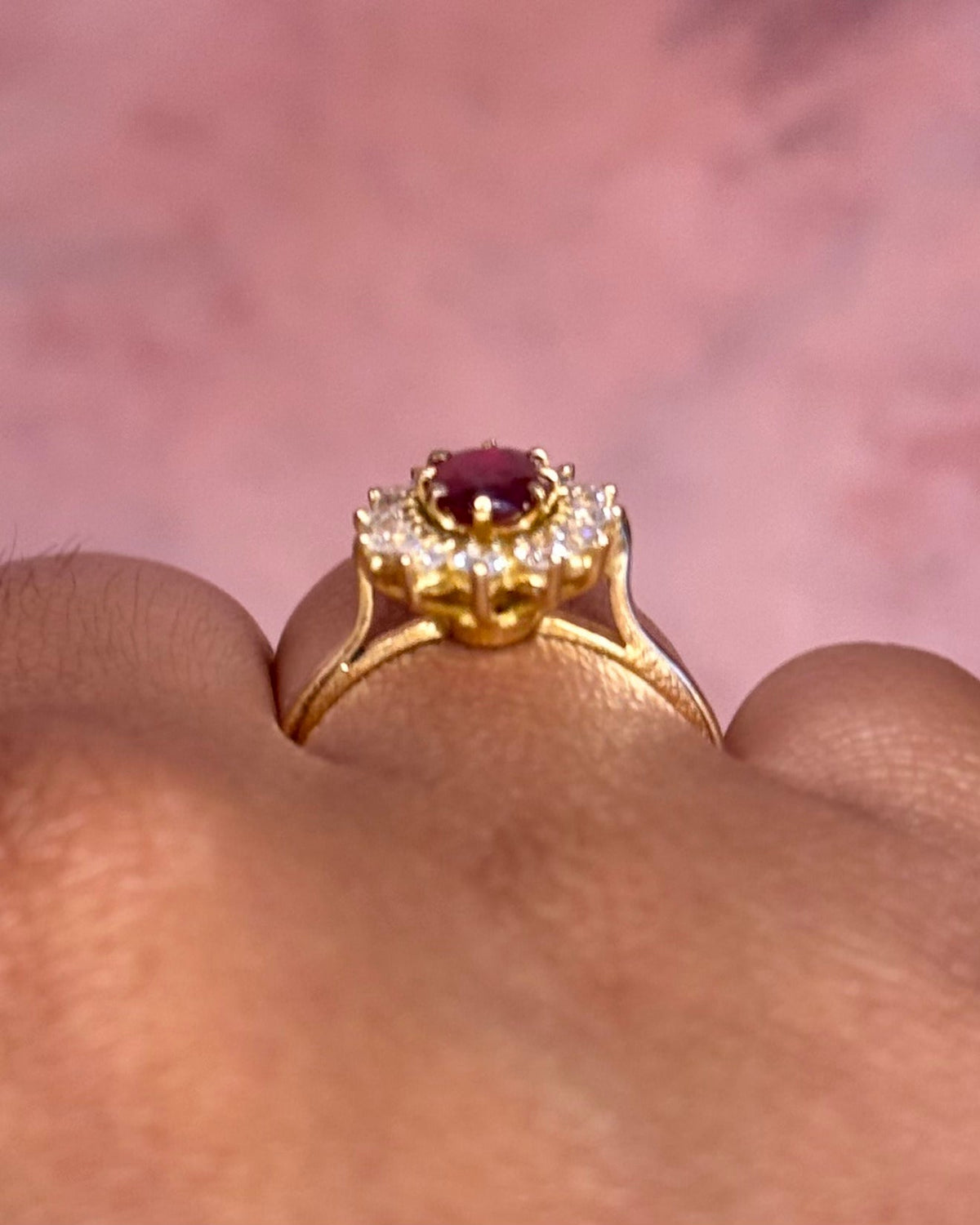 Bague Marguerite Rubis 1.42 carat &amp; Diamants "Louise" - Elliade Paris