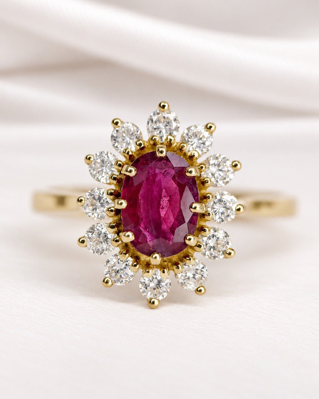 Bague Marguerite Rubis 1.42 carat &amp; Diamants "Louise" - Elliade Paris