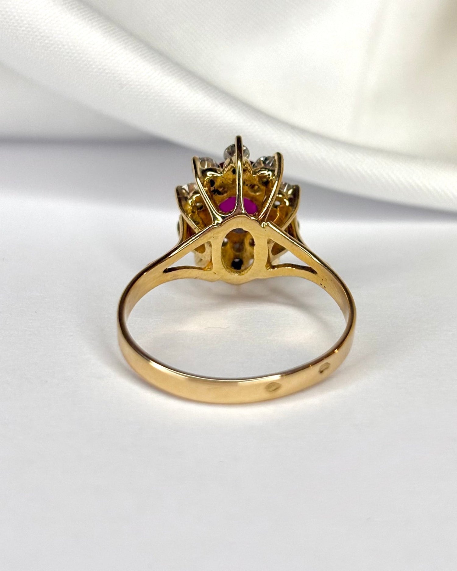 Bague Marguerite Rubis 1.45 carat &amp; Diamants 0.30 carat "Eliane" - Elliade Paris