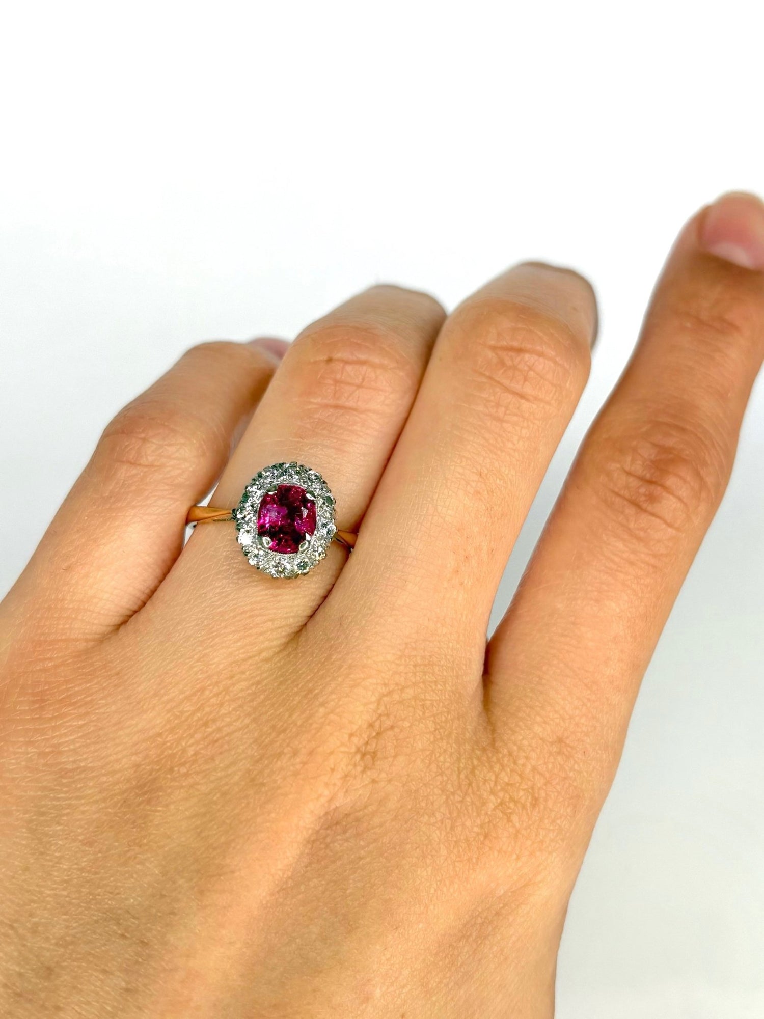 Bague Marguerite Rubis 1.50 carat &amp; 12 Diamants "Giulia" - Elliade Paris