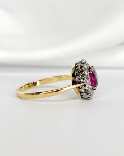 Bague Marguerite Rubis 1.50 carat &amp; 12 Diamants "Giulia" - Elliade Paris