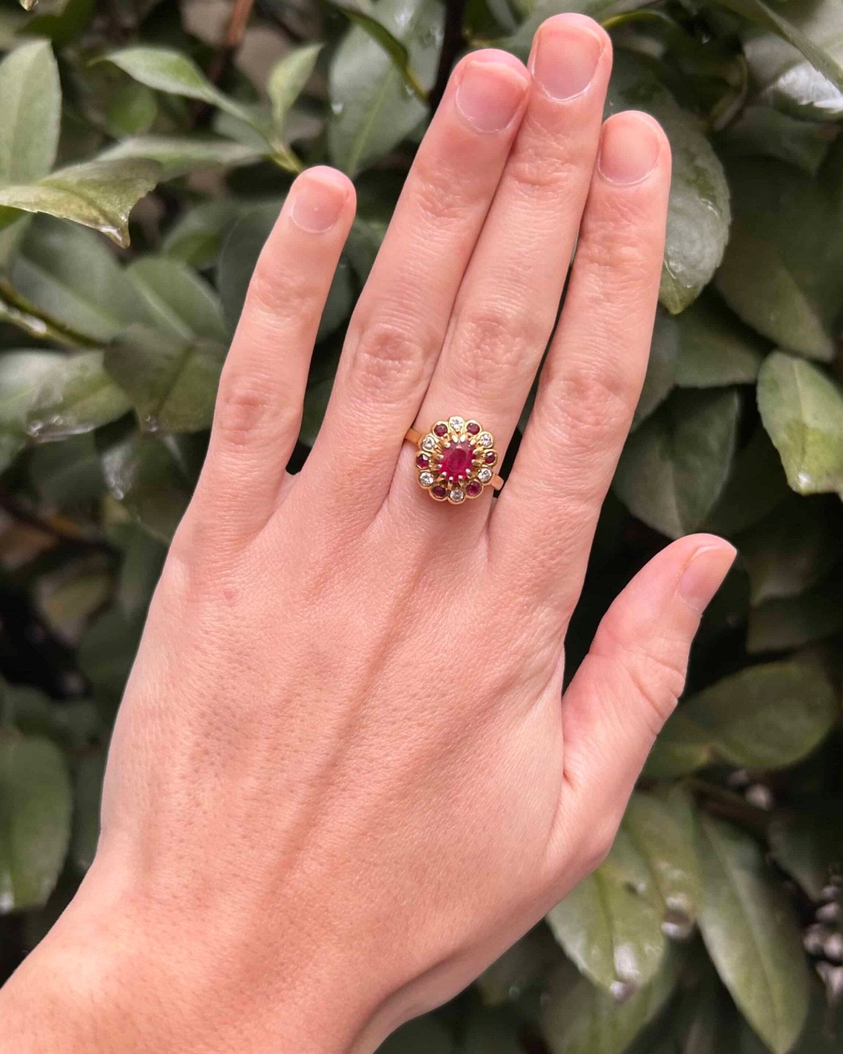 Bague Marguerite Rubis 1.54 carat &amp; Diamants &quot;Rayna&quot; - Elliade Paris