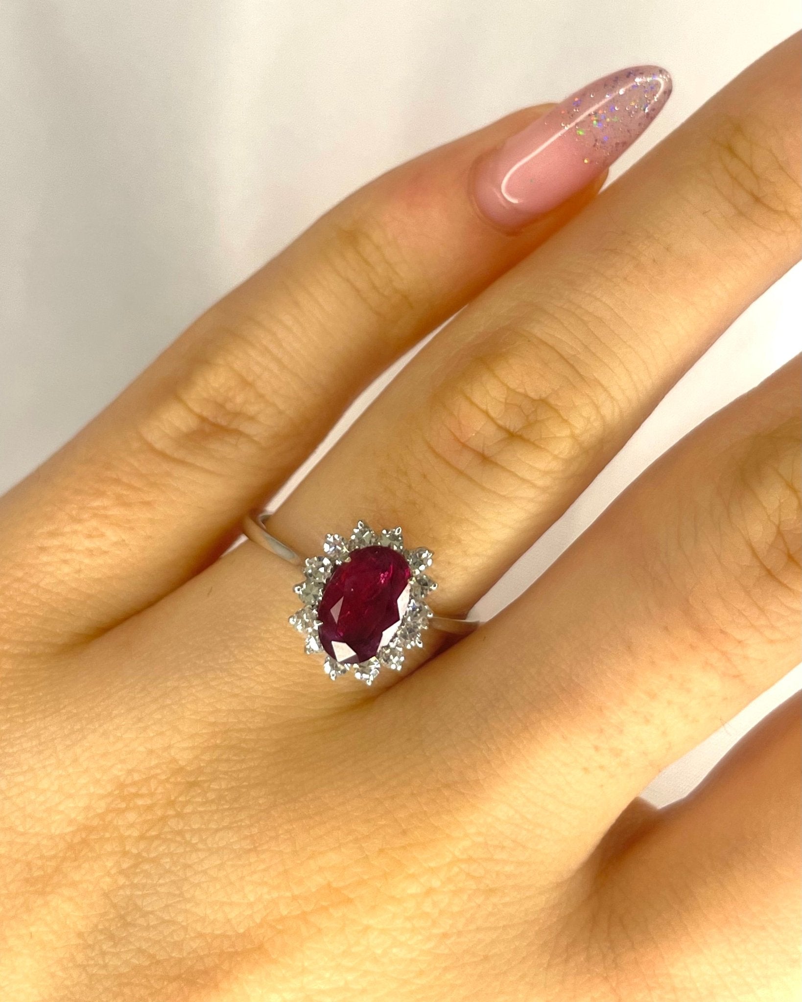 Bague Marguerite Rubis 1.64 carat &amp; Diamants "Daniella" - Elliade Paris