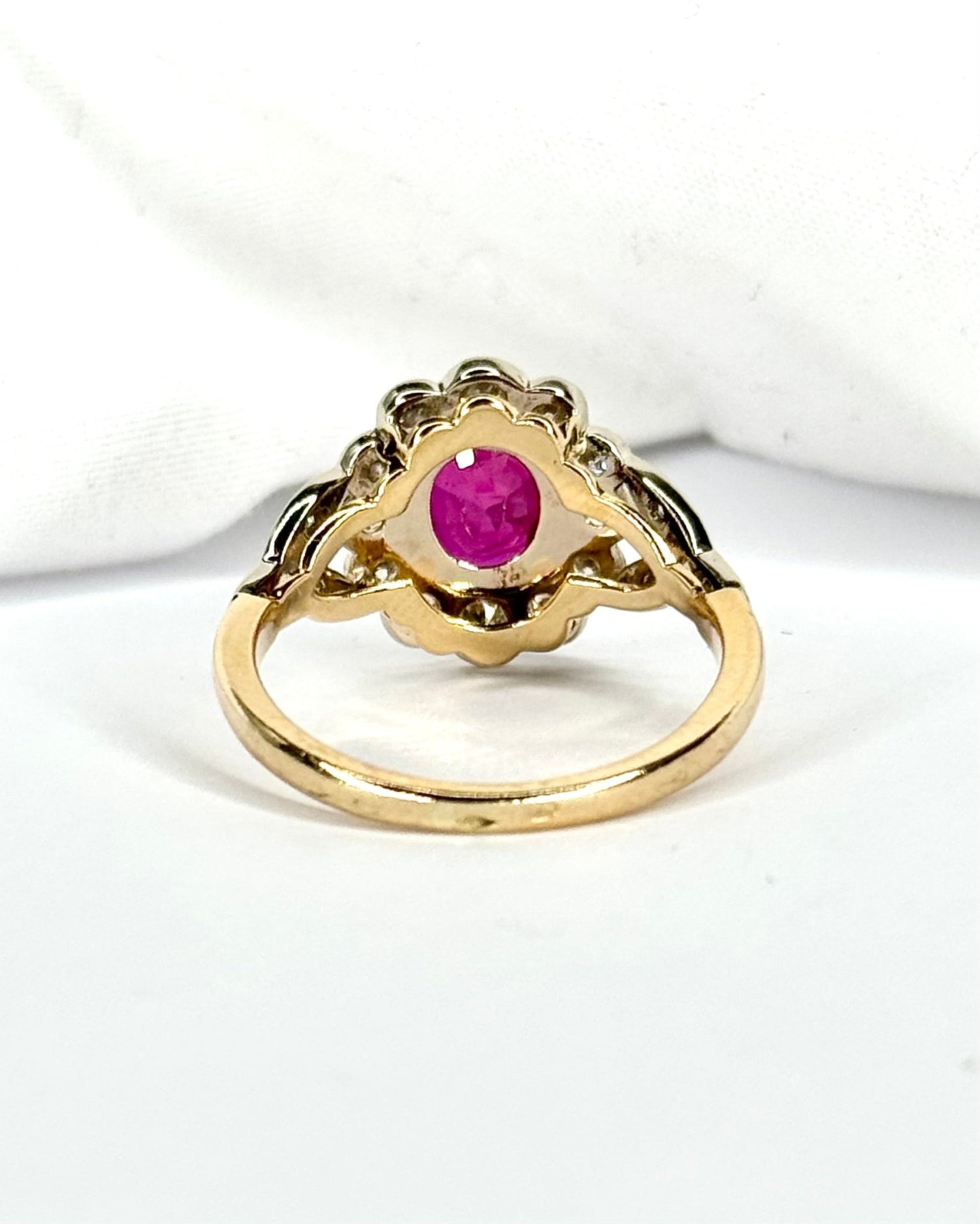 Bague Marguerite Rubis 1.85 carat &amp; Diamants 0.60 carat "Inanna" - Elliade Paris
