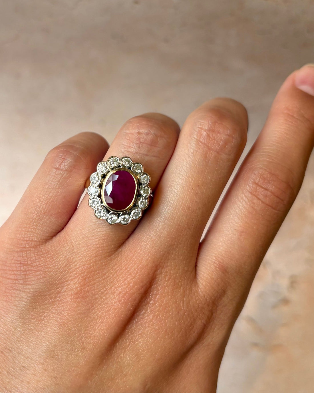 Bague Marguerite Rubis 2.55 carats &amp; Diamants 0.56 carat "Rosie" - Elliade Paris