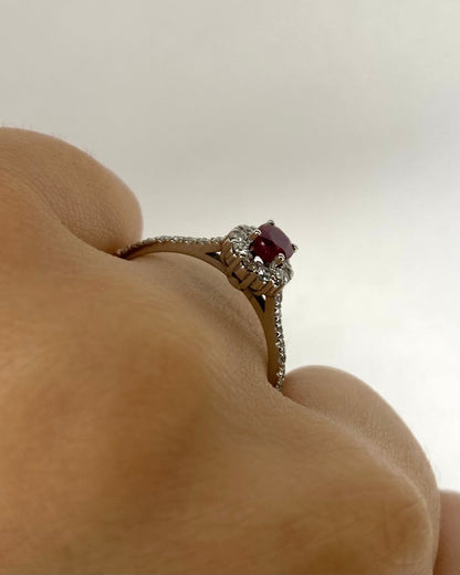 Bague Marguerite Rubis &amp; 28 Diamants &quot;Eloise&quot; - Elliade Paris