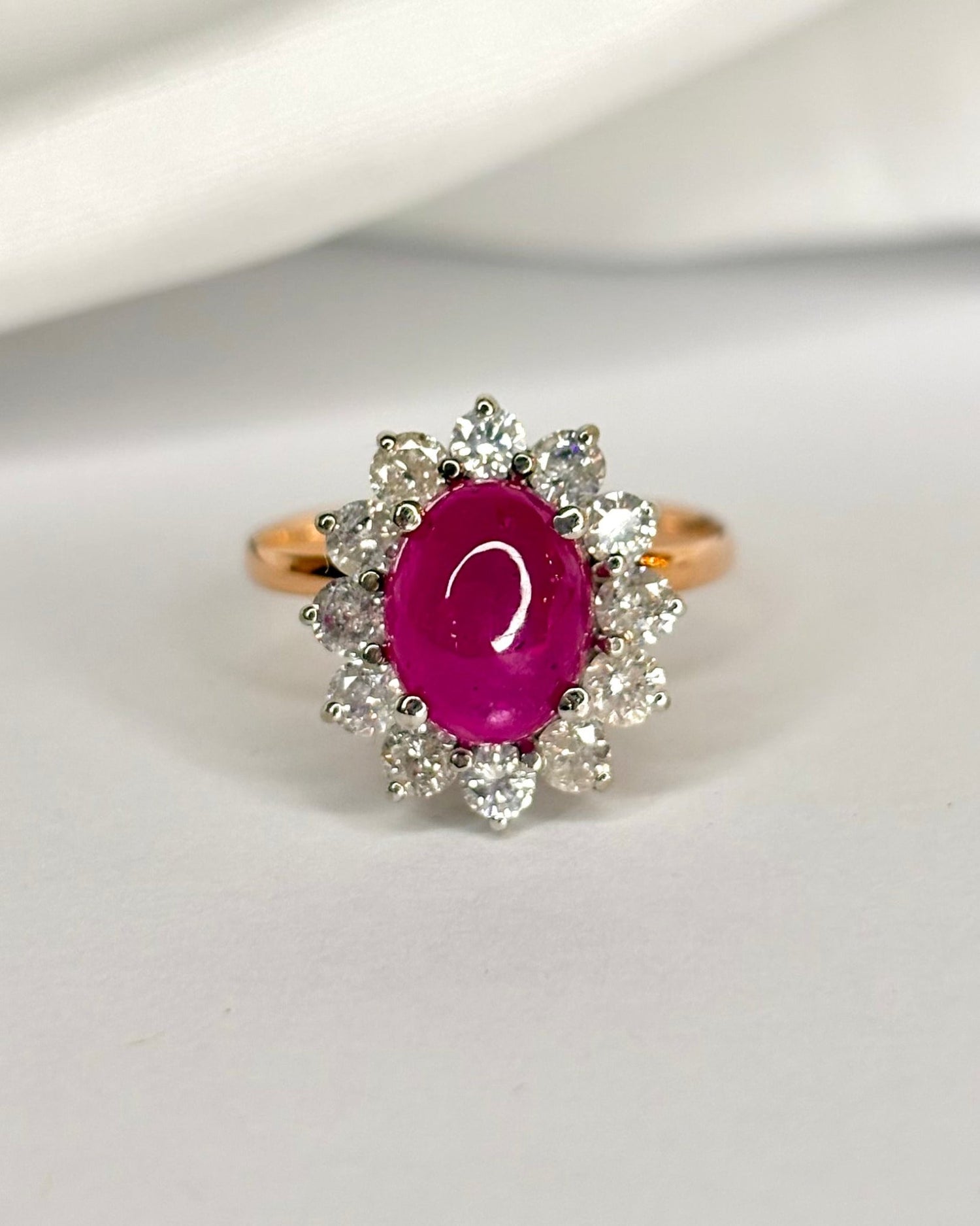 Bague Marguerite Rubis 4 carats &amp; Diamants 0.84 carat "Gaelle" - Elliade Paris