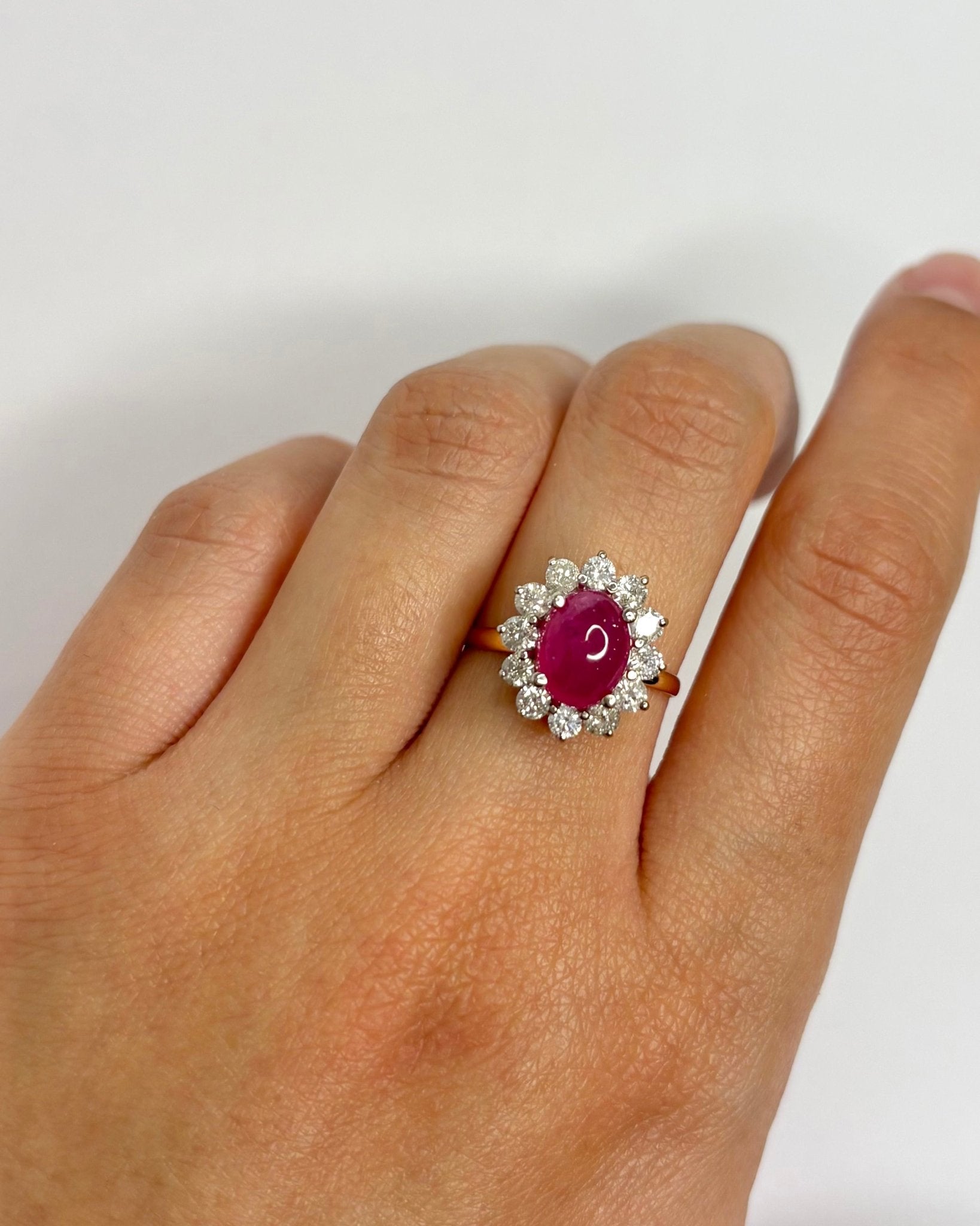 Bague Marguerite Rubis 4 carats &amp; Diamants 0.84 carat "Gaelle" - Elliade Paris