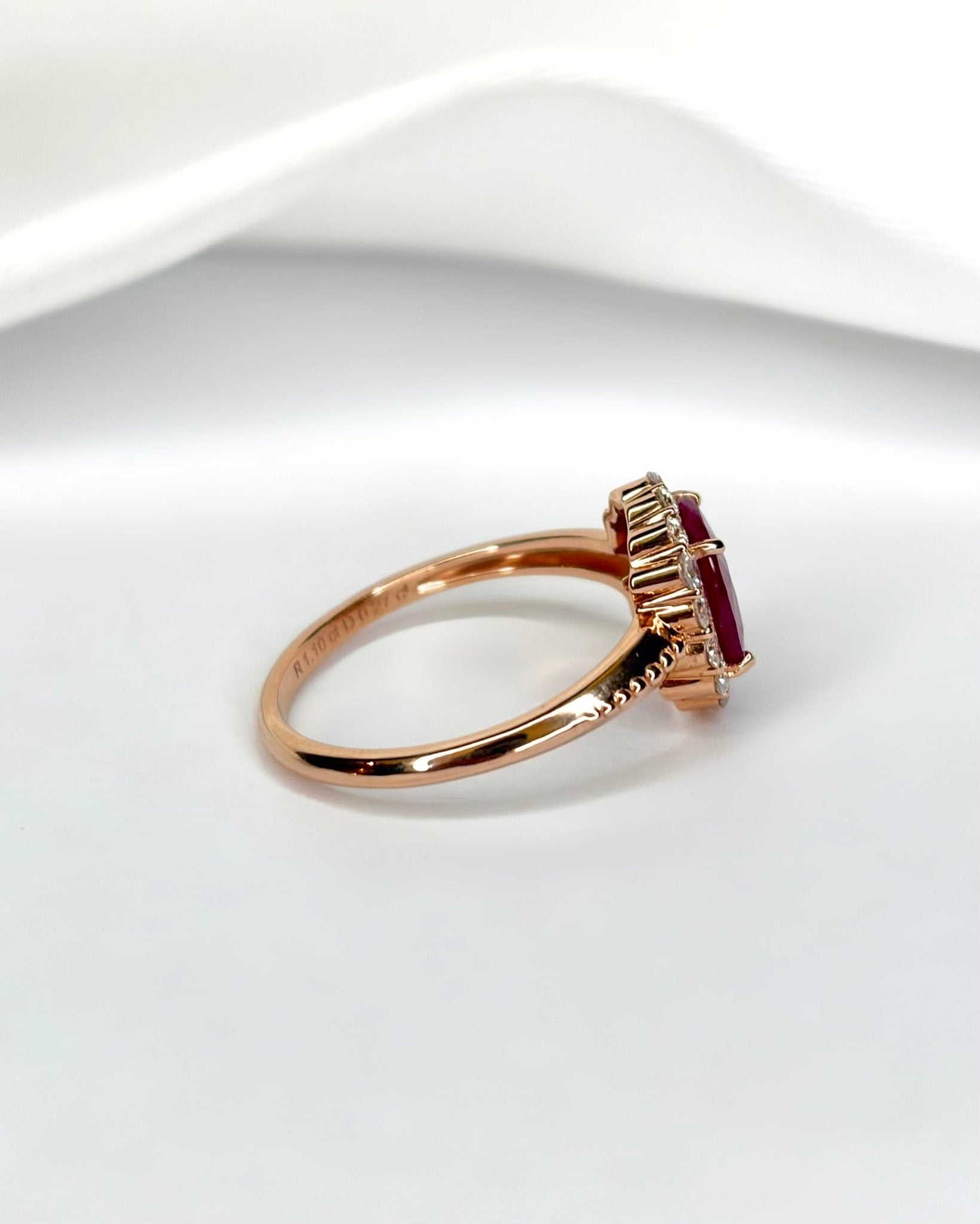 Bague Marguerite Rubis Birman 1.10 carat &amp; Diamants 0.27 carat "Jennie" - Elliade Paris