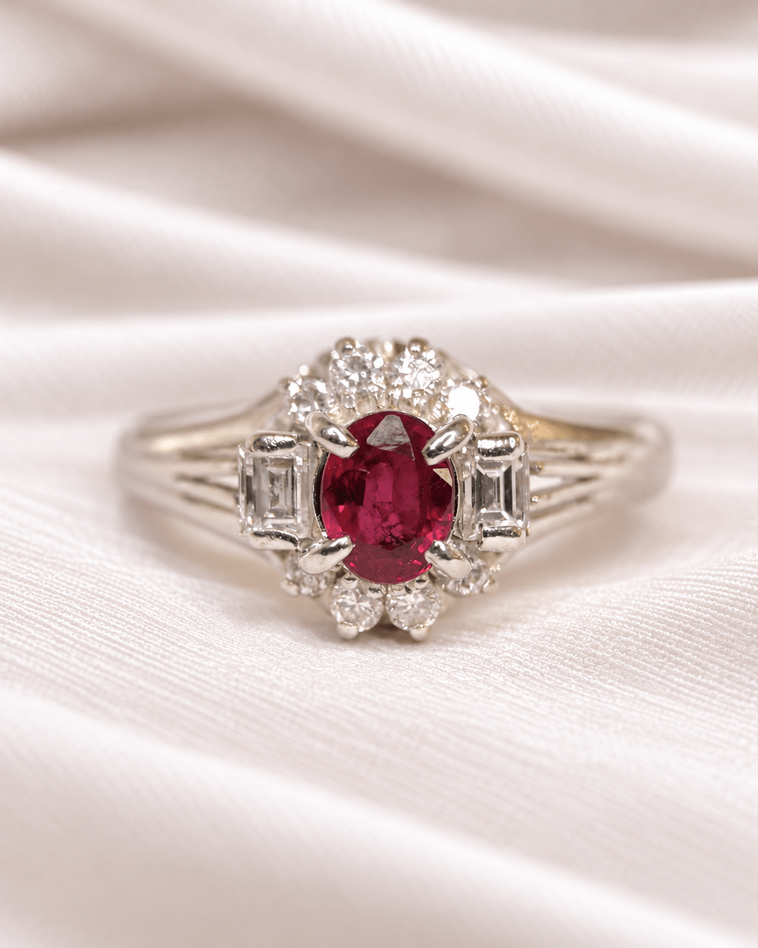 Bague Marguerite Rubis &amp; Diamants 0.30 carat "Léonce" - Elliade Paris