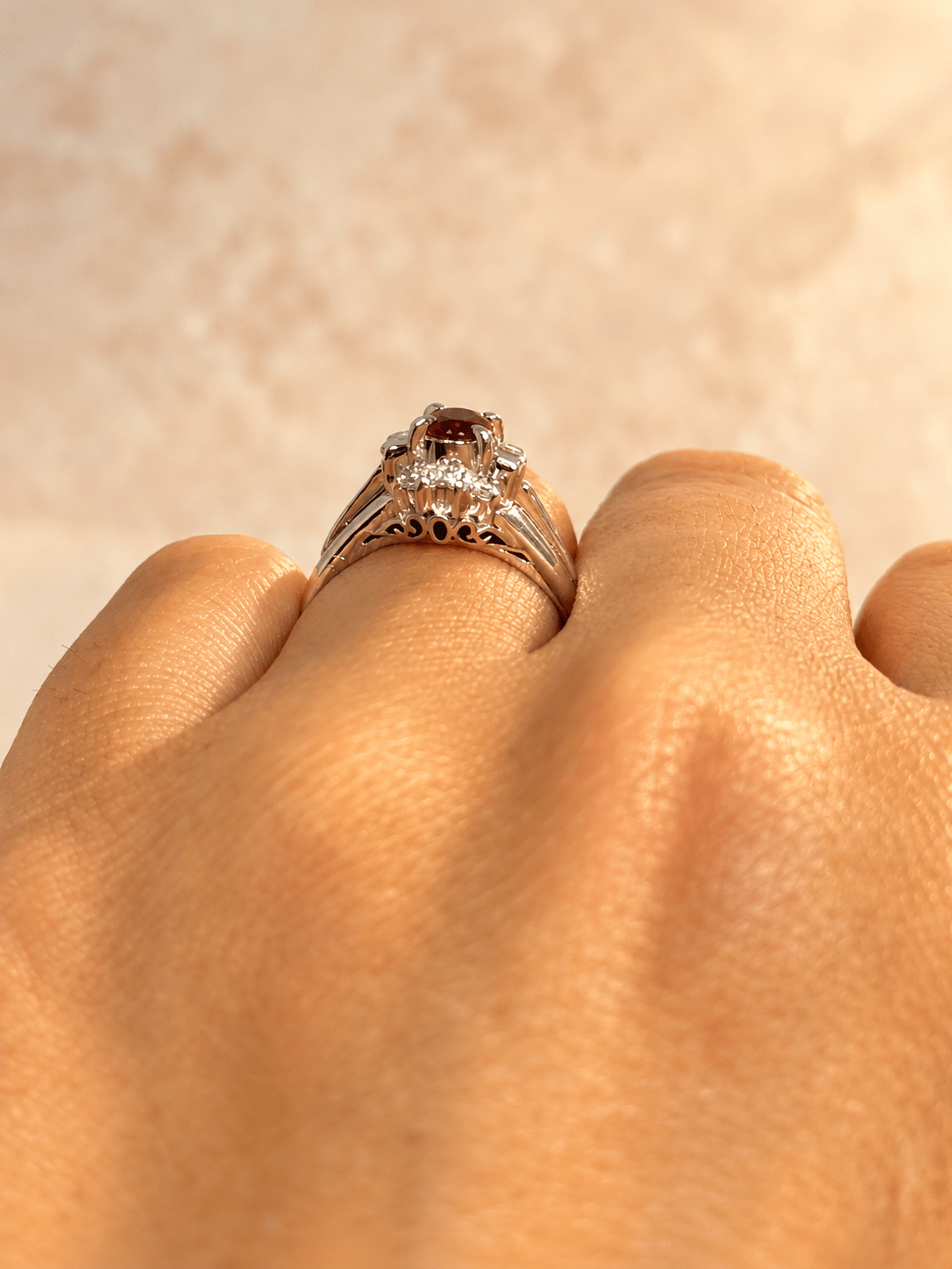 Bague Marguerite Rubis &amp; Diamants 0.30 carat "Léonce" - Elliade Paris