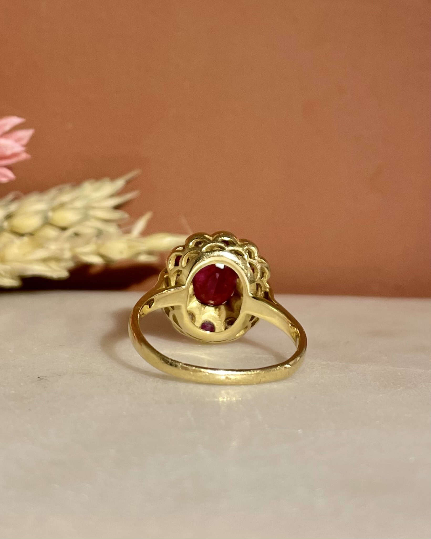 Bague Marguerite Rubis 1.54 carat &amp; Diamants "Rayna" - Elliade Paris