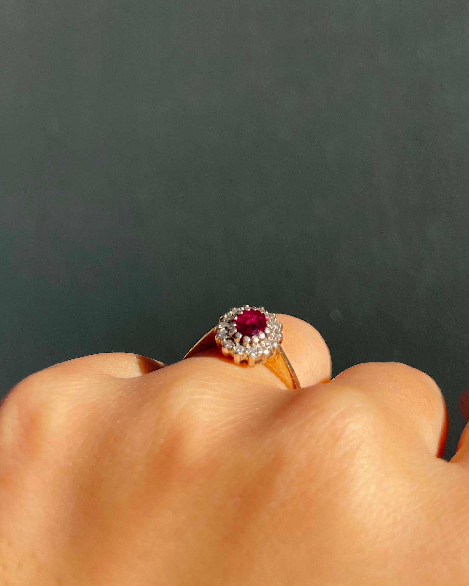 Bague Marguerite Rubis 0.45 carat &amp; Diamants &quot;Nellie&quot;